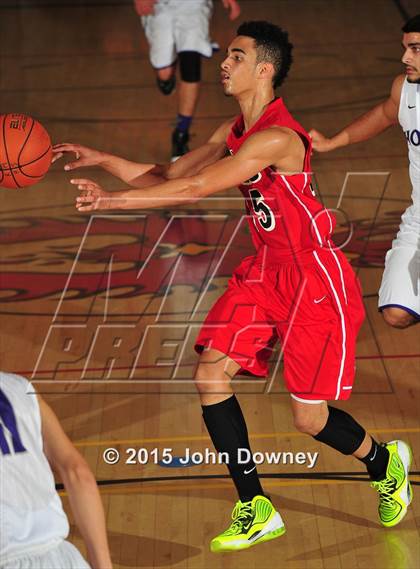 Thumbnail 3 in Miller @ Hoover (MaxPreps Holiday Classic) photogallery.