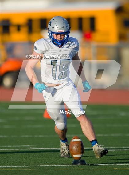 Thumbnail 3 in Eureka vs. Pahranagat Valley (NIAA 1A Semifinal) photogallery.