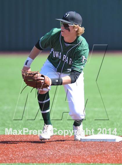 Thumbnail 2 in Iowa Park @ Bowie (Walker Stallcup Tournament) photogallery.