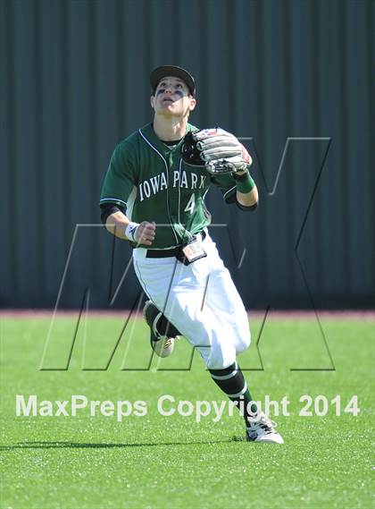 Thumbnail 1 in Iowa Park @ Bowie (Walker Stallcup Tournament) photogallery.