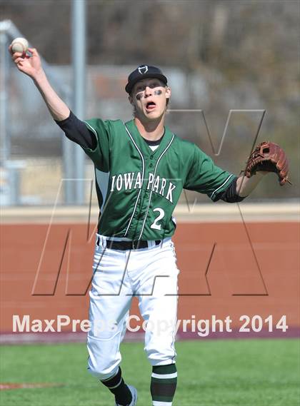 Thumbnail 3 in Iowa Park @ Bowie (Walker Stallcup Tournament) photogallery.