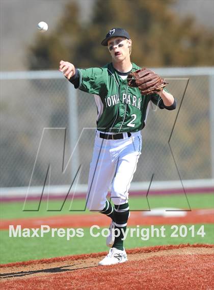 Thumbnail 2 in Iowa Park @ Bowie (Walker Stallcup Tournament) photogallery.