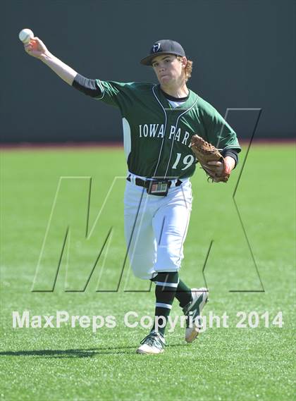 Thumbnail 2 in Iowa Park @ Bowie (Walker Stallcup Tournament) photogallery.