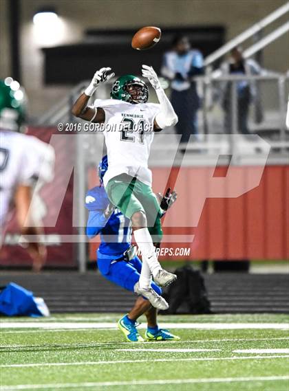 Thumbnail 3 in Kennedale @ Wilmer-Hutchins (UIL 4A Bi-District Playoff) photogallery.