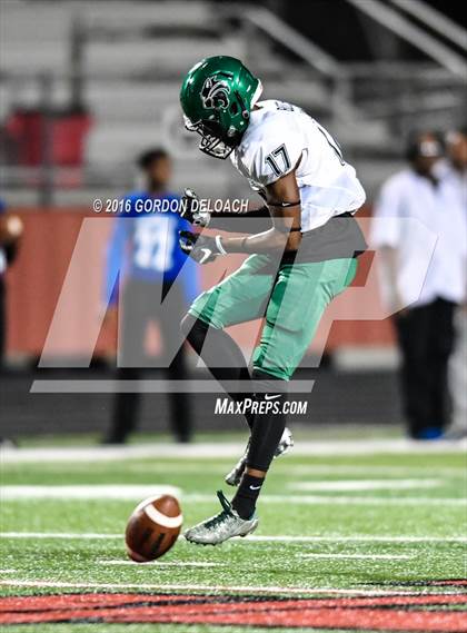 Thumbnail 1 in Kennedale @ Wilmer-Hutchins (UIL 4A Bi-District Playoff) photogallery.