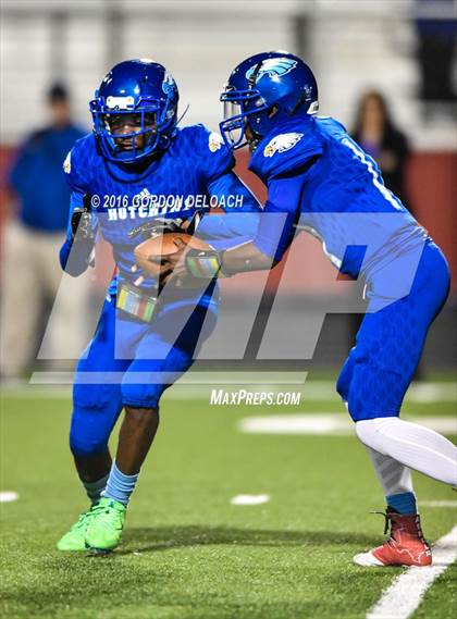 Thumbnail 2 in Kennedale @ Wilmer-Hutchins (UIL 4A Bi-District Playoff) photogallery.