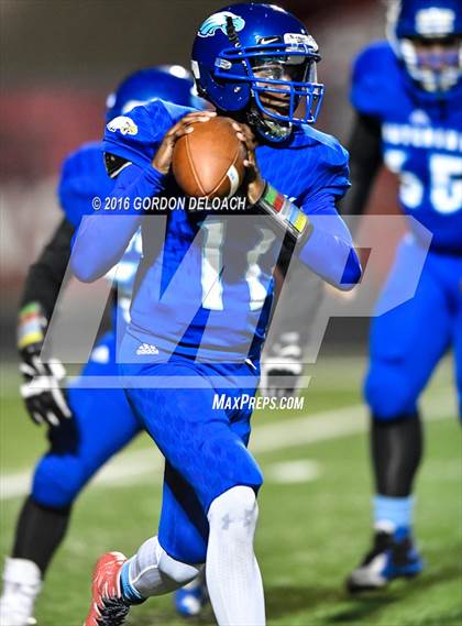 Thumbnail 2 in Kennedale @ Wilmer-Hutchins (UIL 4A Bi-District Playoff) photogallery.