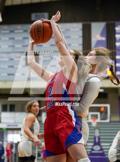 Thumbnail 1 in Indian Creek vs. Brownstown Central (IHSAA 3A Regional Semifinal) photogallery.