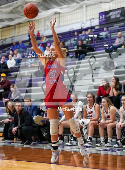 Thumbnail 1 in Indian Creek vs. Brownstown Central (IHSAA 3A Regional Semifinal) photogallery.