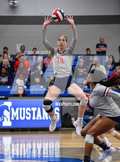 Thumbnail 3 in Gateway College Preperatory vs Madisonville (UIL Volleyball 4A D2 Region III Quarterfinal) photogallery.