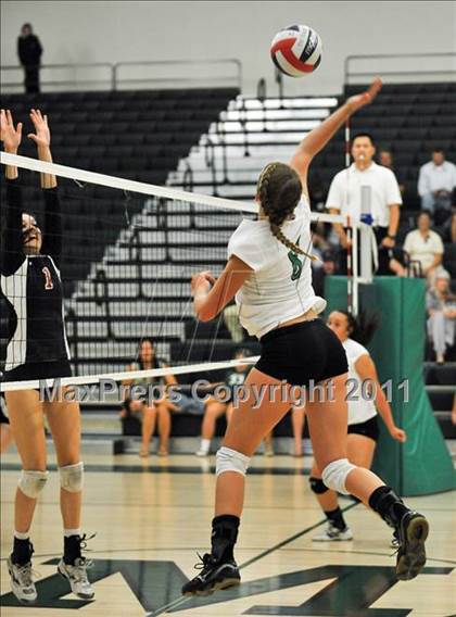 Thumbnail 3 in La Salle @ Monrovia photogallery.