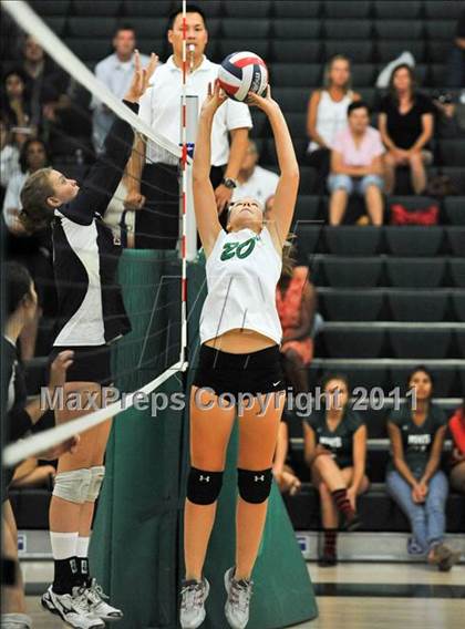 Thumbnail 3 in La Salle @ Monrovia photogallery.