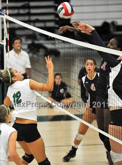 Thumbnail 1 in La Salle @ Monrovia photogallery.