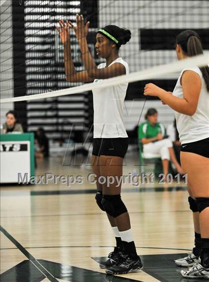 Thumbnail 3 in La Salle @ Monrovia photogallery.