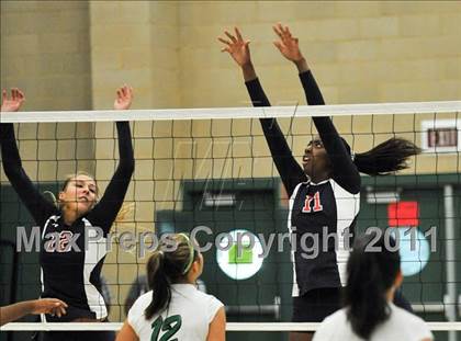 Thumbnail 3 in La Salle @ Monrovia photogallery.