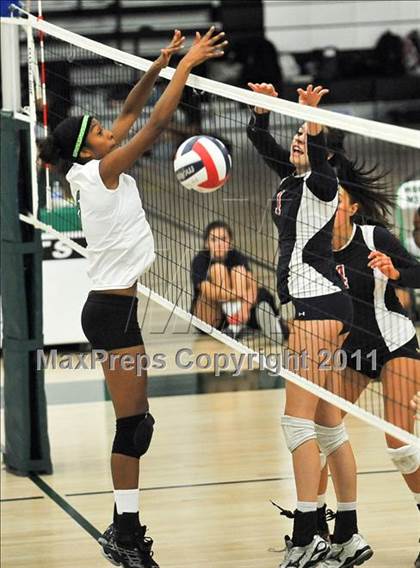 Thumbnail 3 in La Salle @ Monrovia photogallery.