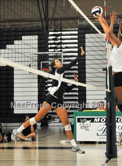 Thumbnail 3 in La Salle @ Monrovia photogallery.