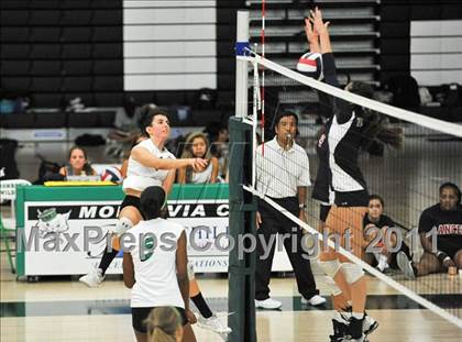 Thumbnail 2 in La Salle @ Monrovia photogallery.
