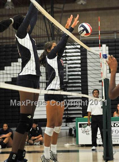 Thumbnail 2 in La Salle @ Monrovia photogallery.