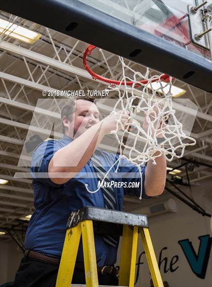 Thumbnail 1 in Central Catholic @ Pleasant Valley (CIF NorCal Regional D3 Final) photogallery.