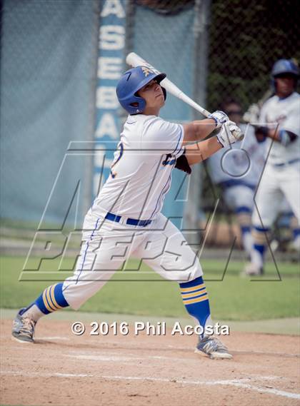 Thumbnail 2 in Bishop Amat vs Palos Verdes (CIF Southern Section Playoff) photogallery.