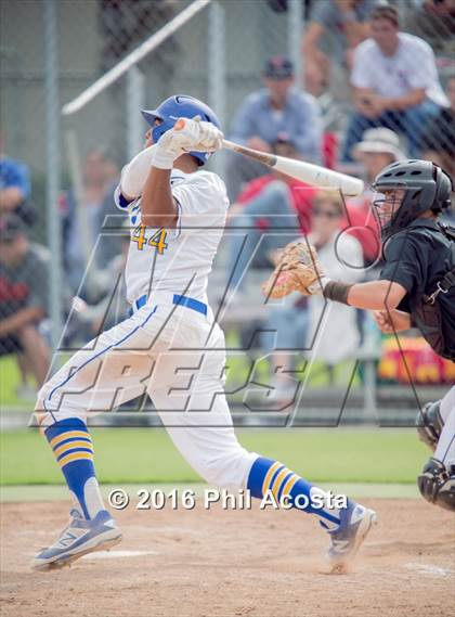 Thumbnail 2 in Bishop Amat vs Palos Verdes (CIF Southern Section Playoff) photogallery.