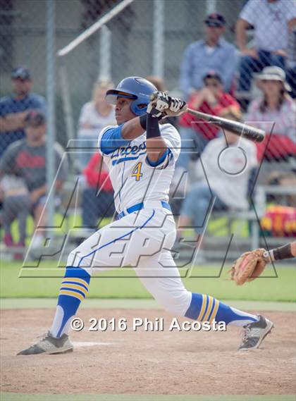 Thumbnail 2 in Bishop Amat vs Palos Verdes (CIF Southern Section Playoff) photogallery.