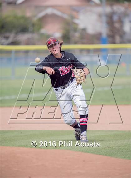 Thumbnail 2 in Bishop Amat vs Palos Verdes (CIF Southern Section Playoff) photogallery.