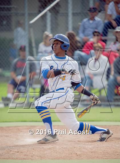Thumbnail 2 in Bishop Amat vs Palos Verdes (CIF Southern Section Playoff) photogallery.