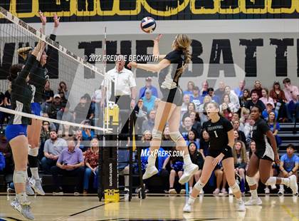 Thumbnail 3 in Plano West vs. Prosper (UIL 6A Regional Quarterfinal) photogallery.