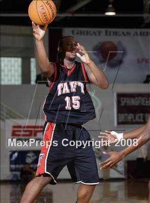 Thumbnail 2 in St. Raymond vs Taft (Spalding Hoophall Classic) photogallery.