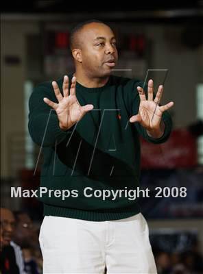 Thumbnail 2 in St. Raymond vs Taft (Spalding Hoophall Classic) photogallery.