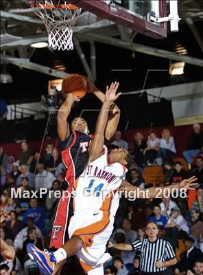 Thumbnail 2 in St. Raymond vs Taft (Spalding Hoophall Classic) photogallery.