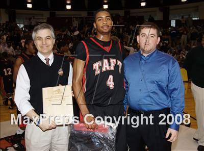 Thumbnail 3 in St. Raymond vs Taft (Spalding Hoophall Classic) photogallery.