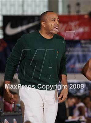 Thumbnail 3 in St. Raymond vs Taft (Spalding Hoophall Classic) photogallery.
