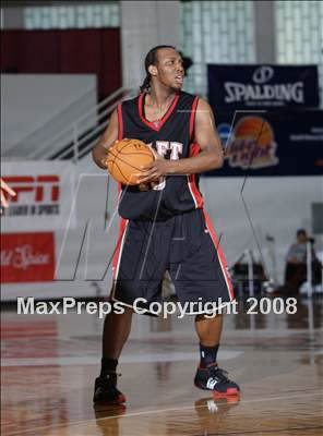 Thumbnail 3 in St. Raymond vs Taft (Spalding Hoophall Classic) photogallery.