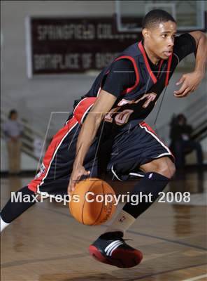 Thumbnail 1 in St. Raymond vs Taft (Spalding Hoophall Classic) photogallery.