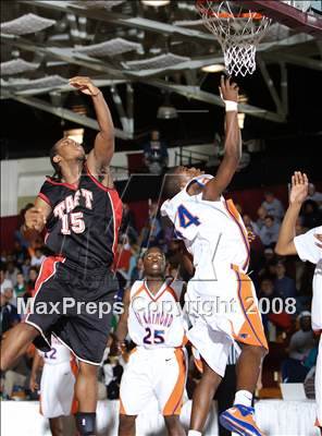 Thumbnail 1 in St. Raymond vs Taft (Spalding Hoophall Classic) photogallery.