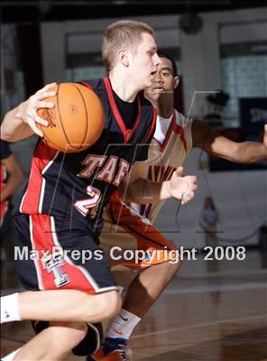 Thumbnail 1 in St. Raymond vs Taft (Spalding Hoophall Classic) photogallery.
