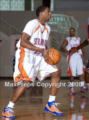 Thumbnail 3 in St. Raymond vs Taft (Spalding Hoophall Classic) photogallery.