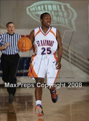 Thumbnail 1 in St. Raymond vs Taft (Spalding Hoophall Classic) photogallery.