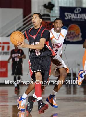 Thumbnail 1 in St. Raymond vs Taft (Spalding Hoophall Classic) photogallery.