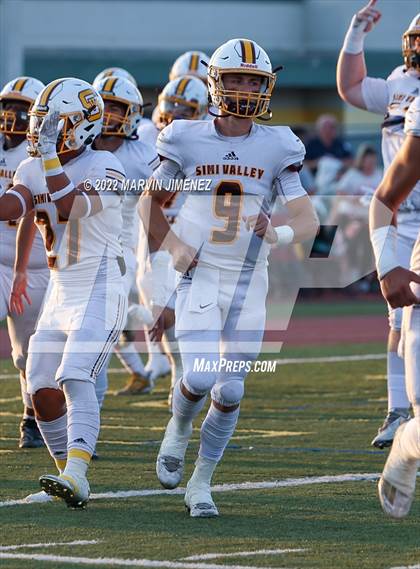 Thumbnail 3 in Royal vs Simi Valley photogallery.