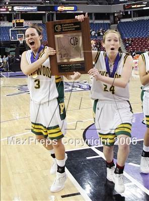 Thumbnail 2 in Pacific Hills vs. Pinewood (CIF State D5 Final) photogallery.