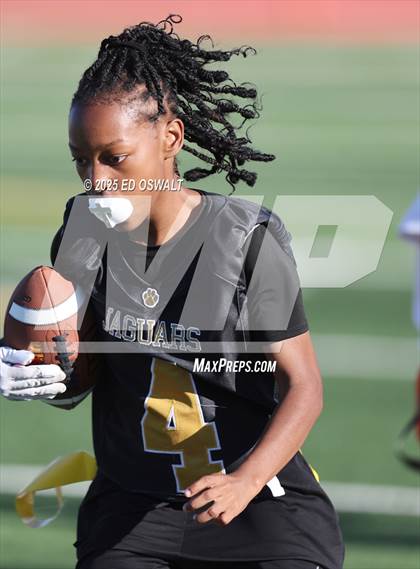 Thumbnail 1 in De Anza @ Bethel photogallery.