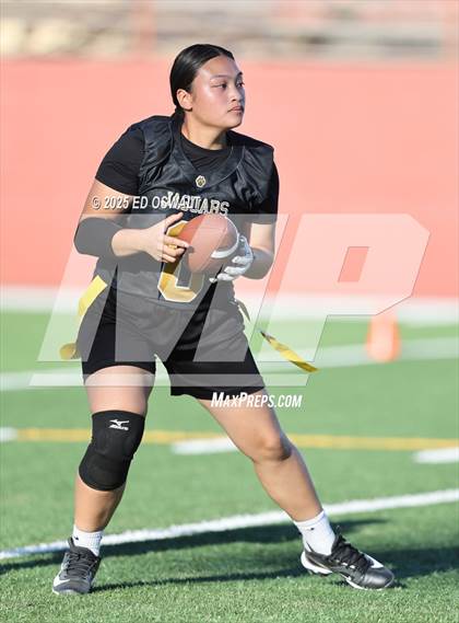 Thumbnail 3 in De Anza @ Bethel photogallery.