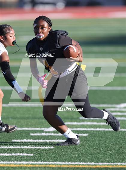 Thumbnail 2 in De Anza @ Bethel photogallery.