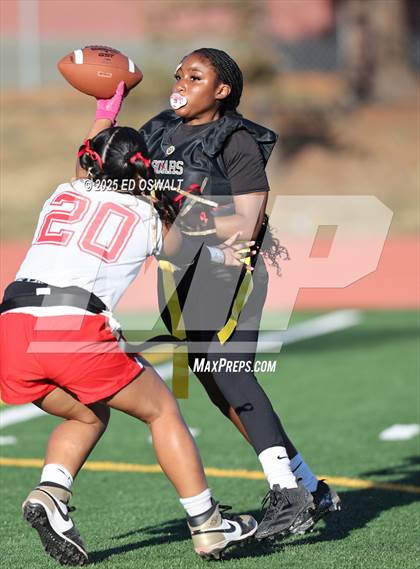 Thumbnail 3 in De Anza @ Bethel photogallery.