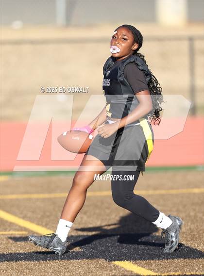 Thumbnail 2 in De Anza @ Bethel photogallery.