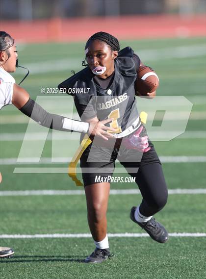 Thumbnail 3 in De Anza @ Bethel photogallery.